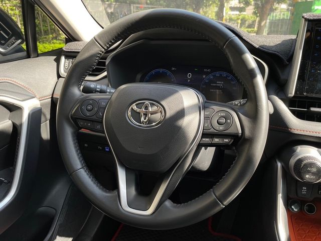 TOYOTA豐田 RAV4  第7張相片