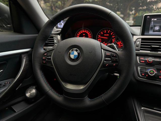 BMW寶馬 320 GT  第8張相片