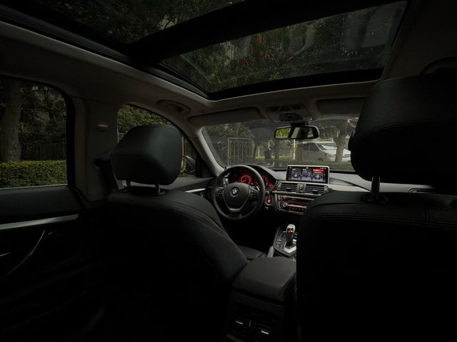 BMW寶馬 320 GT  第15張相片
