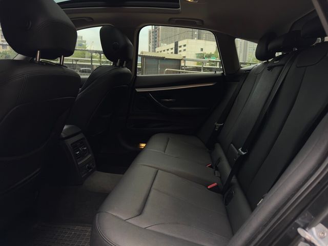 BMW寶馬 320 GT  第16張相片