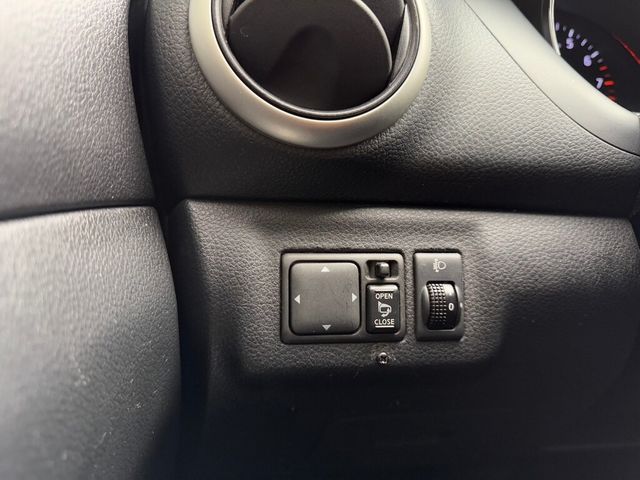 NISSAN日產 LIVINA  第12張相片