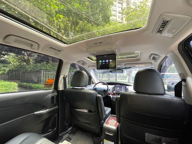 TOYOTA豐田 PREVIA  第12張相片