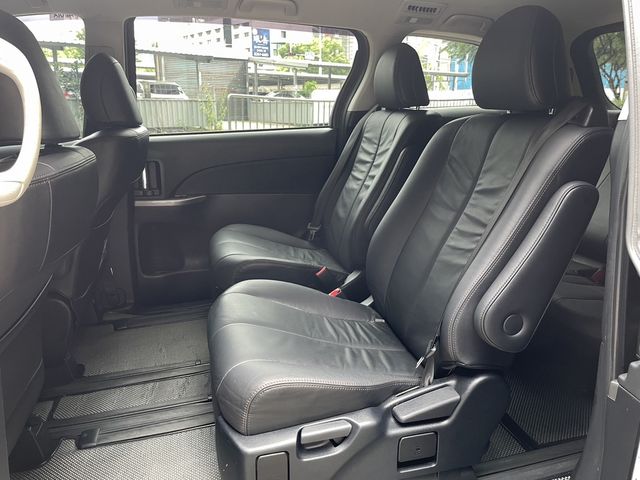 TOYOTA豐田 PREVIA  第14張相片