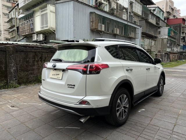 TOYOTA豐田 RAV4  第2張相片