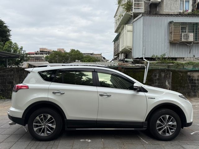 TOYOTA豐田 RAV4  第3張相片