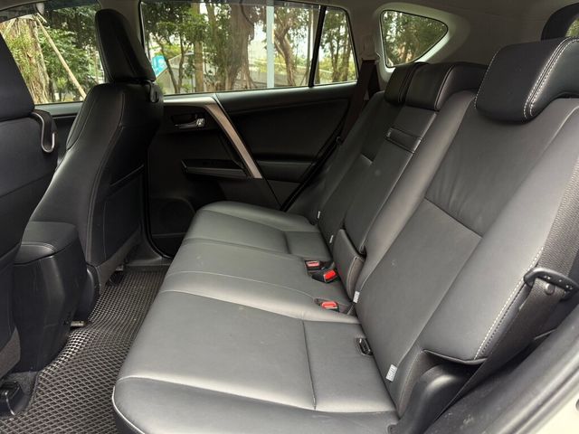 TOYOTA豐田 RAV4  第13張相片