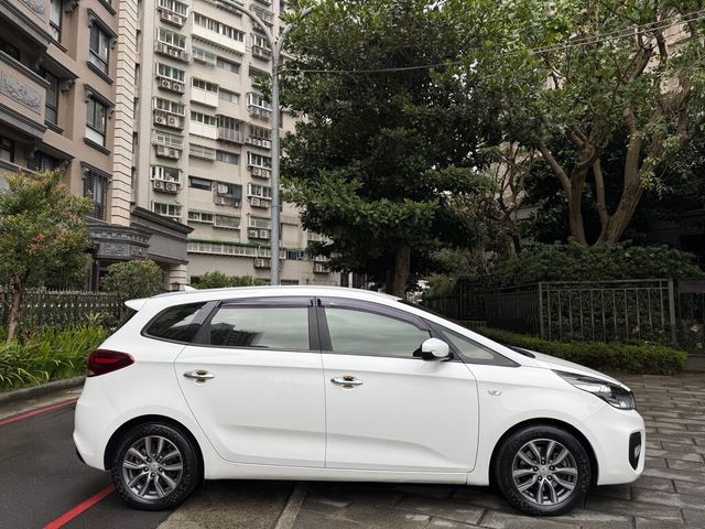 KIA起亞 CARENS  第5張相片