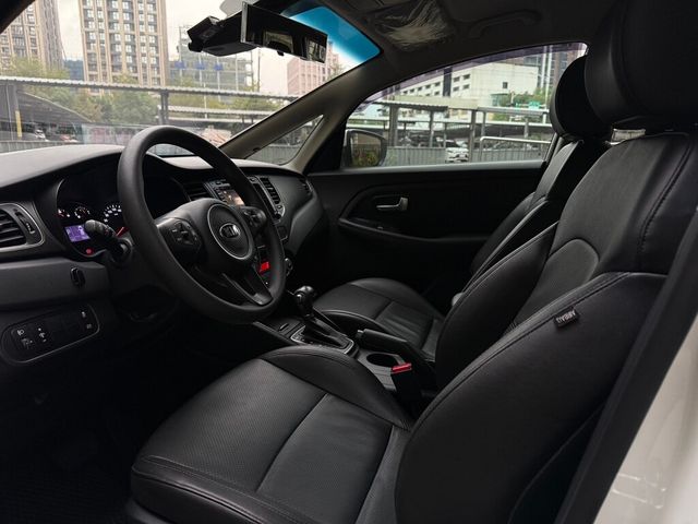 KIA起亞 CARENS  第15張相片