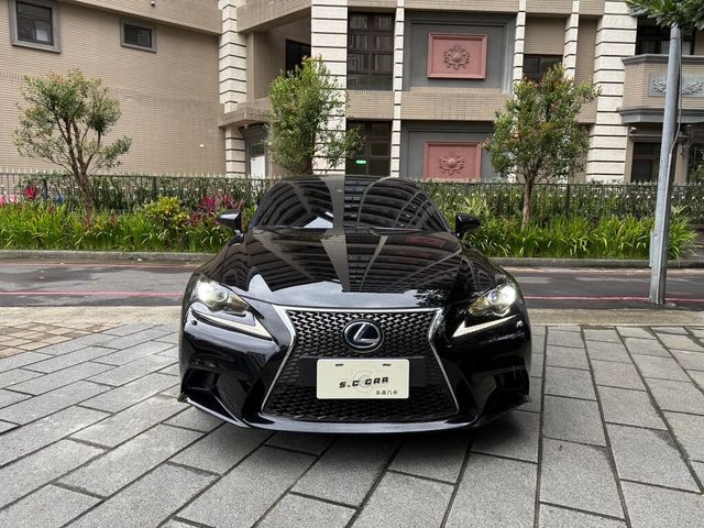 LEXUS凌志 IS 300H  第4張相片