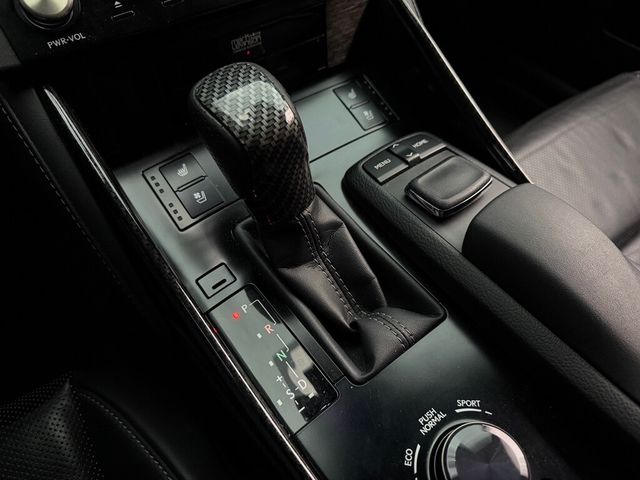 LEXUS凌志 IS 300H  第15張相片
