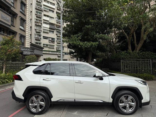 TOYOTA豐田 RAV4  第5張相片