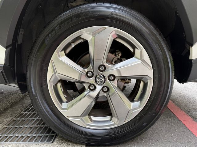 TOYOTA豐田 RAV4  第7張相片