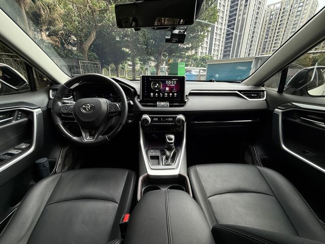 TOYOTA豐田 RAV4  第9張相片