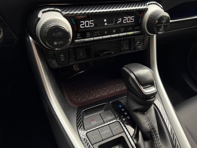 TOYOTA豐田 RAV4  第13張相片