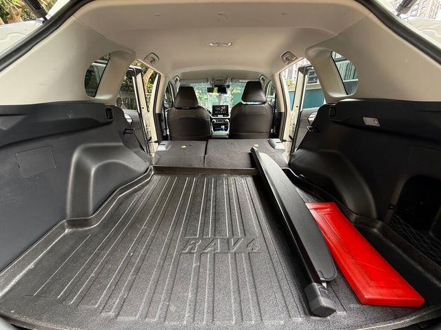 TOYOTA豐田 RAV4  第15張相片