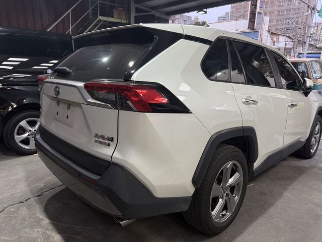 TOYOTA豐田 RAV4  第2張相片