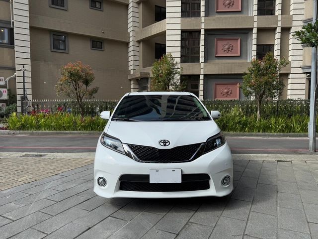 TOYOTA豐田 SIENNA  第4張相片