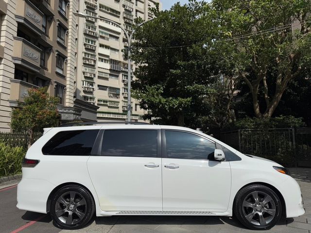 TOYOTA豐田 SIENNA  第6張相片