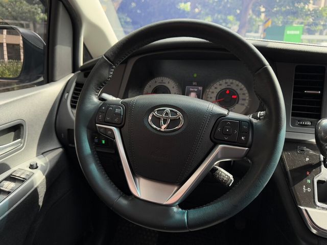 TOYOTA豐田 SIENNA  第9張相片