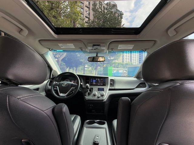 TOYOTA豐田 SIENNA  第15張相片