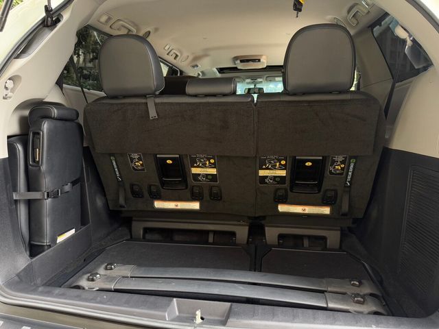TOYOTA豐田 SIENNA  第18張相片