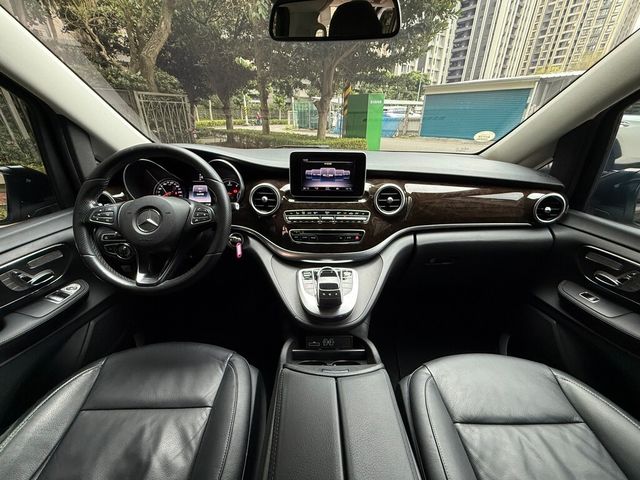 M-BENZ賓士 V250 D  第8張相片