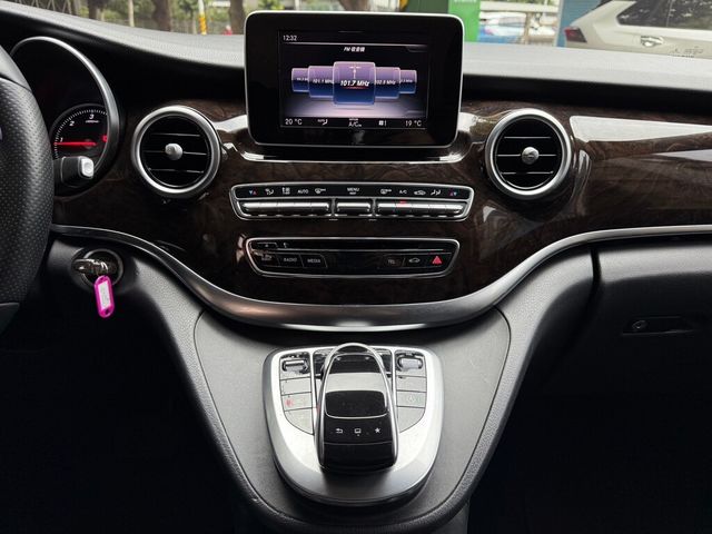 M-BENZ賓士 V250 D  第11張相片