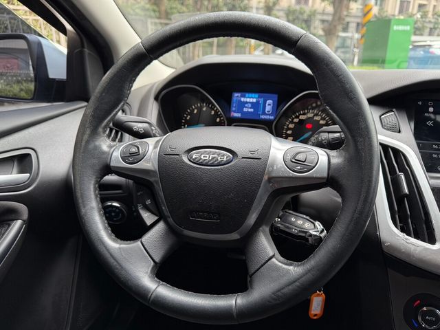 FORD福特 FOCUS  第15張相片