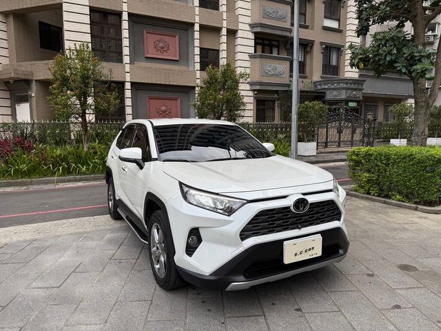 TOYOTA豐田 RAV4  第1張相片