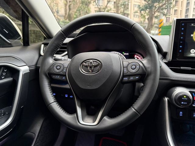 TOYOTA豐田 RAV4  第13張相片