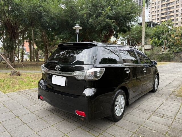 TOYOTA豐田 WISH  第3張相片