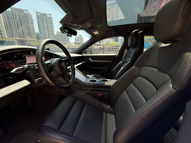 PORSCHE保時捷 TAYCAN  第16張相片
