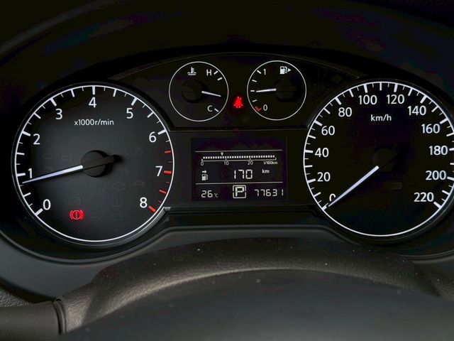 NISSAN日產 TIIDA  第7張相片