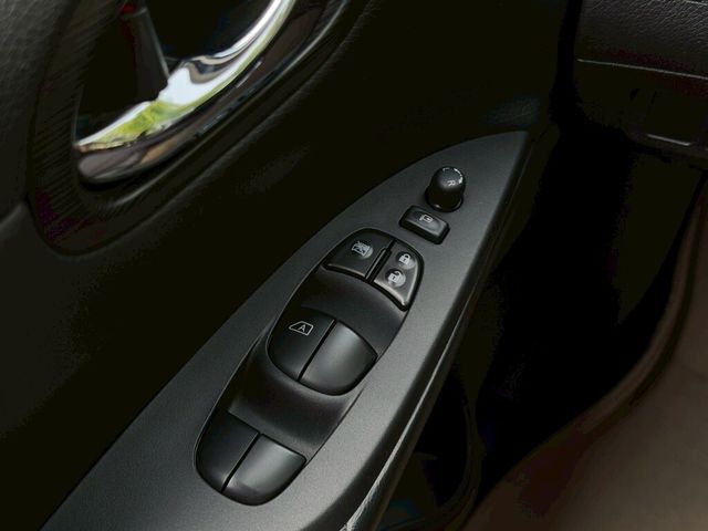 NISSAN日產 TIIDA  第9張相片