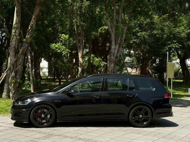 VOLKSWAGEN福斯 GOLF VARIANT  第5張相片