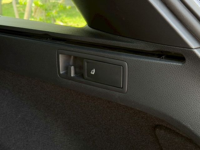 VOLKSWAGEN福斯 GOLF VARIANT  第16張相片