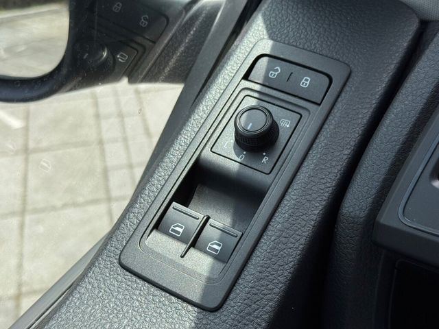 VOLKSWAGEN福斯 T6 CARAVELLE  第14張相片