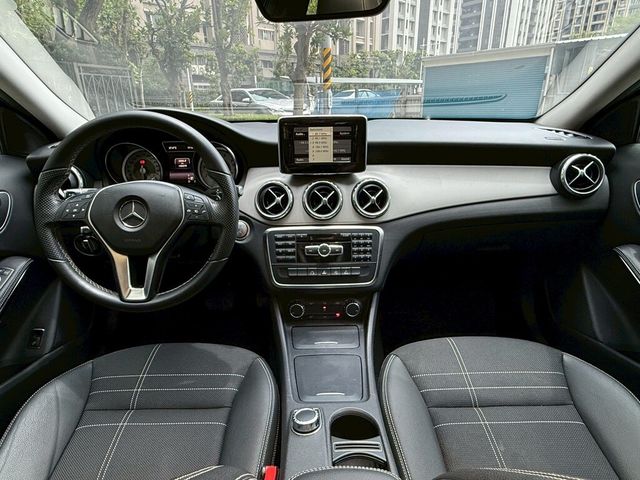 M-BENZ賓士 GLA200  第7張相片