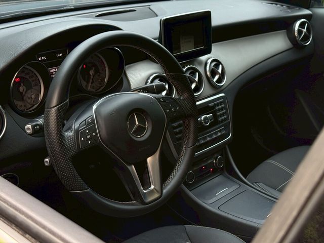 M-BENZ賓士 GLA200  第8張相片