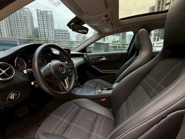 M-BENZ賓士 GLA200  第9張相片