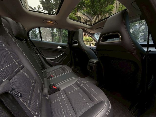 M-BENZ賓士 GLA200  第10張相片