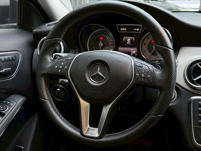 M-BENZ賓士 GLA200  第11張相片