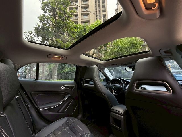 M-BENZ賓士 GLA200  第13張相片