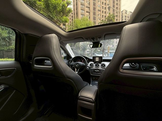 M-BENZ賓士 GLA200  第14張相片