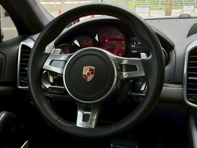 PORSCHE保時捷 CAYENNE  第10張相片