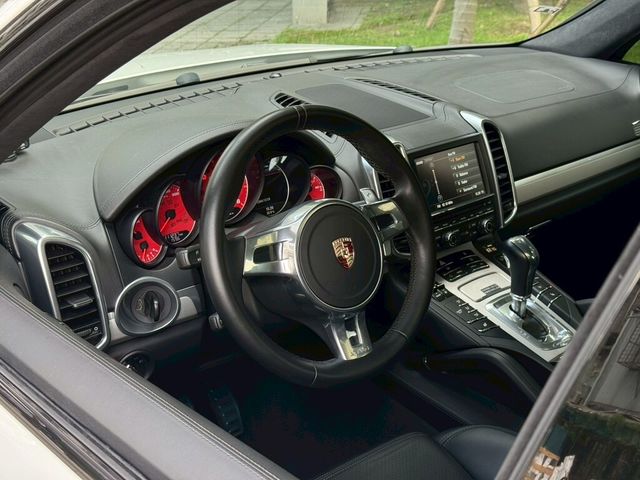 PORSCHE保時捷 CAYENNE  第11張相片