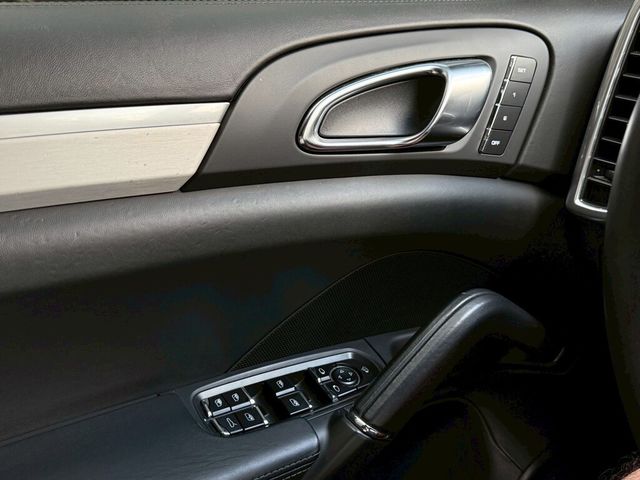 PORSCHE保時捷 CAYENNE  第17張相片