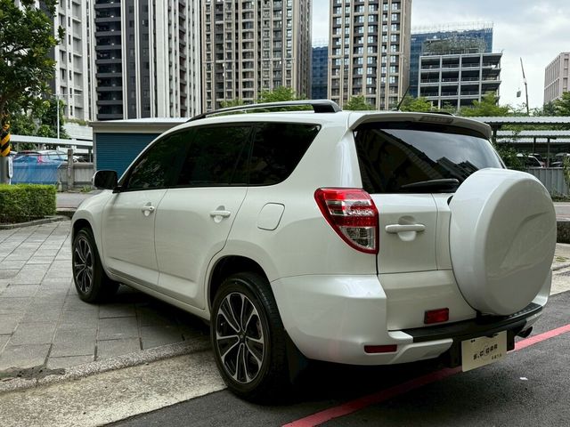 TOYOTA豐田 RAV4  第5張相片
