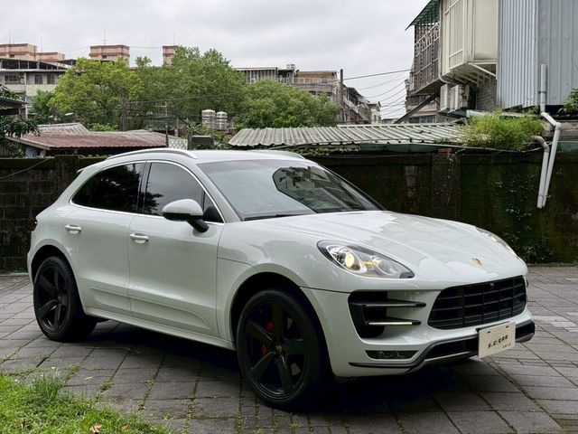 PORSCHE保時捷 MACAN TURBO  第1張相片