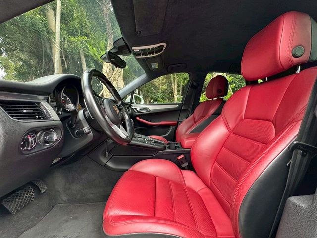 PORSCHE保時捷 MACAN TURBO  第7張相片